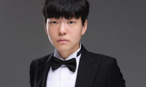 [중앙일보] 건반 20개 동시에 눌러도 음 맞힌다…21살 피아노계 '우영우'