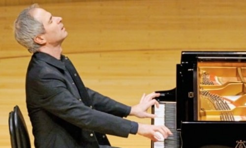 [한국경제] [클래식 리뷰] '무관의 제왕'이 피아노로 들려준 베토벤의 고통과 희망