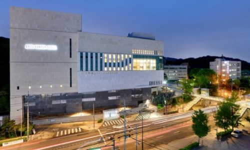 [중앙일보] 오피니언: 류태형의 음악회 가는 길 서울예고 70주년, 서울아트센터도 출발