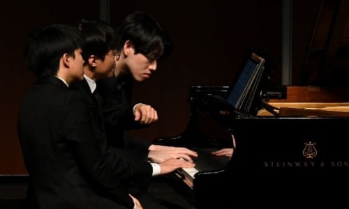 [한국경제] '여섯 개의 손'으로 어루만진 피아노… 라흐마니노프를 입체적으로 빚어내다